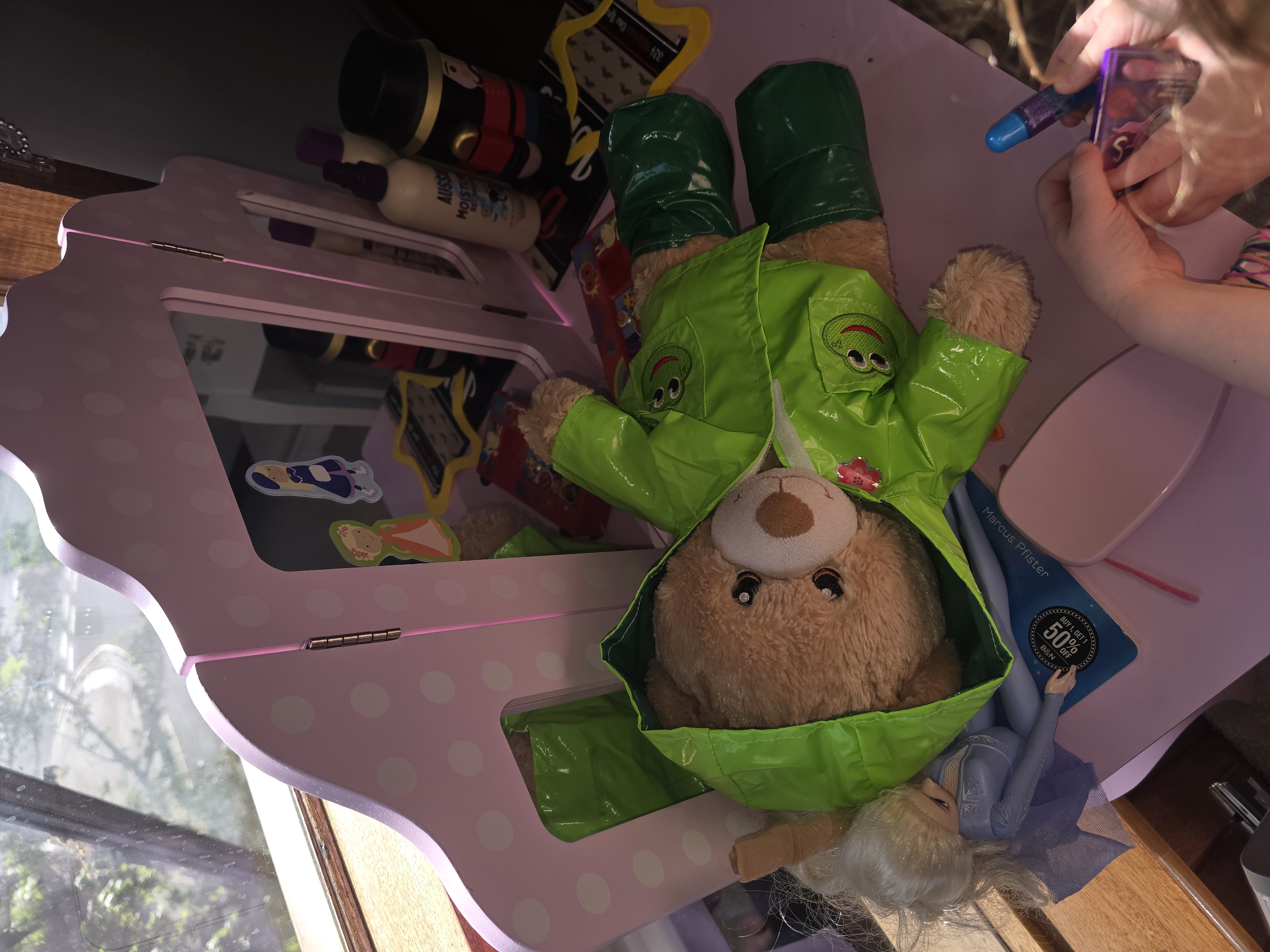 Doing makeup with Ziggy